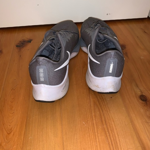 women’s Nike zoom Pegasus tennis shoe - Picture 6 of 6